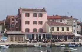 Marina Hotel - Restaurant Fažana Kültér fotó